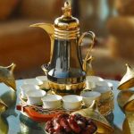 قهوجي الرياض متميز في تقديم القهوة